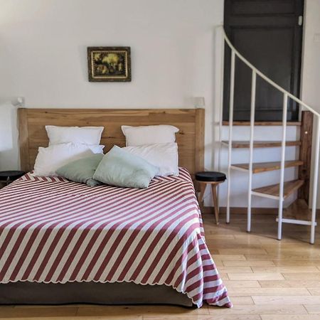 Le Clos Du Perret Chaussan Buitenkant foto
